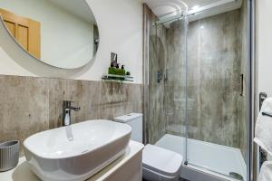 Modern North Bay Apartment Sea Glimpses & Views