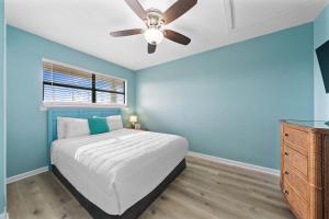 Seaside Beach & Racquet 1315 by Vacation Homes Collection