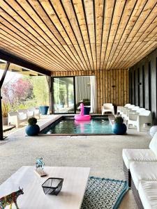 Maisons de vacances La Corniche, Villa d-architecte avec piscine, 2mn mer a Houlgate : photos des chambres