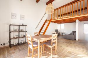 Saint PonsCocon au pied du Panier avec balcon