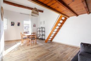 Saint PonsCocon au pied du Panier avec balcon