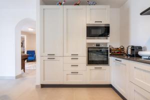 Villa Punta delle Oche by CFSuites img10