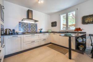 Villa Punta delle Oche by CFSuites img13