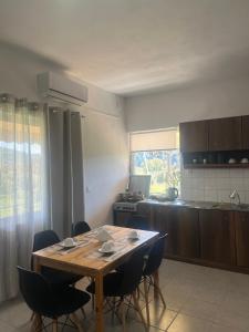 Olympia House Dionisos and Dimitra III