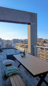 HUSWELL - Sunny terrace with harbour view - 5-min walk to station