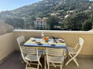 Studio mezzanine climatisé proche plage avec terrasse et parking à Saint-Raphaël - FR-1-226A-162 - Anthéor