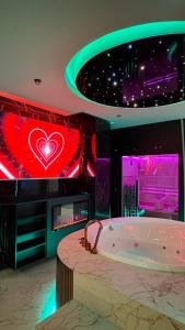 Jacuzzi Glass-House Wislane Tarasy with Sauna and Parking