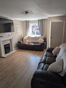 3 bedroom detached by the sea