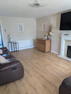 3 bedroom detached by the sea