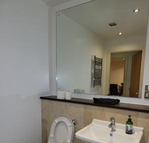 1room in shared 2 bedroom apartment R2