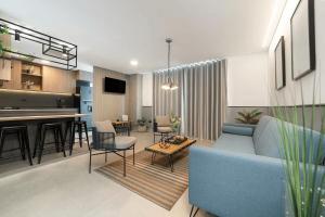 Apt in el Poblado, walkable area with parking 215