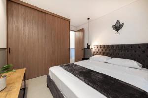 Apt in el Poblado, walkable area with parking 215