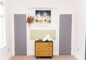 Charming 2 Bedroom Retreat in Redcar near beach with parking