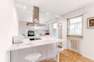 Luminosa Apartment by Quokka 360 - with balcony 10 minutes from Lugano