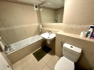 Quiet two-bedroom flat in Chiswick