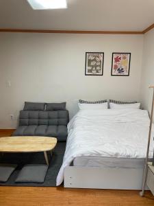 Trendy Stay Near Common Ground