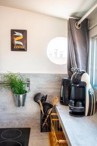 Homelivia, ATTIC ROOM -Mansardé sous les toits de Nice