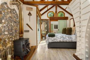 Amazing Riverside Retreat with Hot Tub & EcoPool