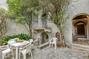 Teseo House - Lake View - Happy Rentals