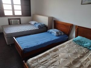 Apto tipo Casa 10 com 2 quartos bem grande Praia da Costa Centro Ar Condicionado Internet Mobiliado Geladeira Fogao TV