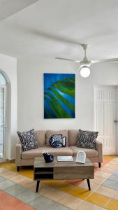 Dominicus Castillo Paradise