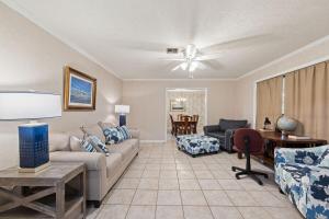 Cajun Stays Cozy 3BR Ranch Near Lafayette with WiFi and Parking