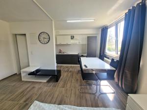 L11 Work & Stay Studio