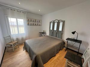 Apartamento En Primera Linea De Mar, Roses AV-06