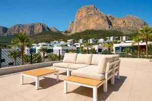 Villa con Piscina climatizada y vistas al Mar - Confrides