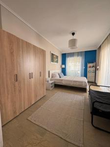 POSEIDONS APARTMENT IN PERAIA - SUPERIOR BY THE SEA