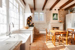 Maisons de vacances Maison Cosy dans Un Domaine : photos des chambres