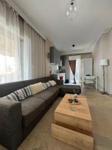 POSEIDONS APARTMENT IN PERAIA - SUPERIOR BY THE SEA