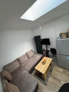 Bromley Bliss Apartment - Central Location - 布罗姆利