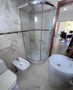 Blue apt H1 - two queen bedroom - POOL-