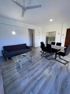 Blue apt H1 - two queen bedroom - POOL-