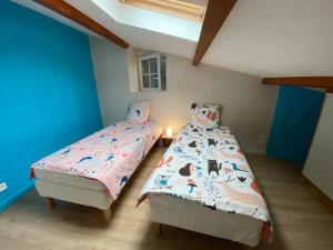 Maisons de vacances Maison familiale spacieuse a Niort avec jardin : photos des chambres