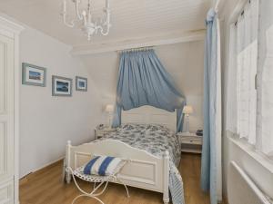 Maisons de vacances Maison pour 8 avec grand jardin a 150m de la mer : photos des chambres