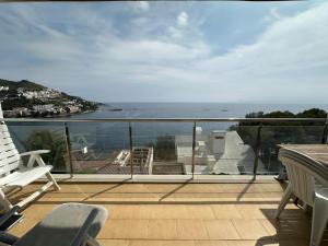 Apartamento vista mar y parking en Roses AV-27