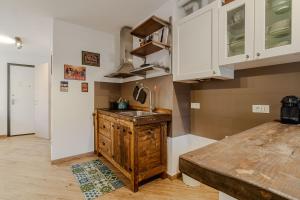 GuestHost-Central Apartment