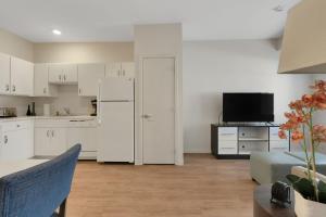 Simplicity At the Rim 1107 I Spacious 1 Bed 1 Bth