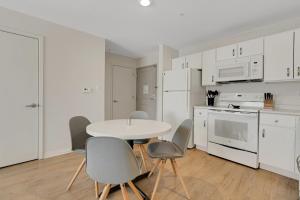 Simplicity At the Rim 1308 I Comfy 2 Bed 2 Bath