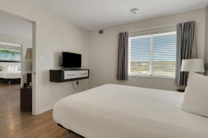 Simplicity At the Rim 1304 I Comfy 2 Bed 2 Bath