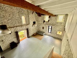 Maisons de vacances Fraicheur garantie chateau perche avec riviere privee en pleine nature : photos des chambres