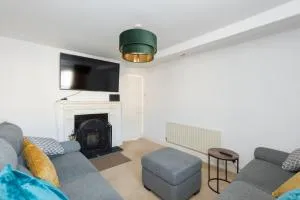 Charming 3BD Home in Town Centre - 沙普