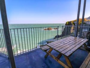 4 Oceanside Apartments