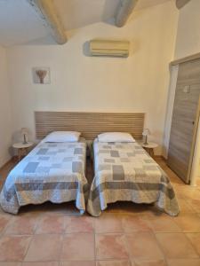 B&B / Chambres d'hotes Mas Clement - Chambre et table d'hotes : photos des chambres