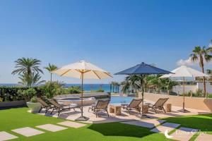 Oceanview Luxury Villa w Pool Hot Tub BBQ Area