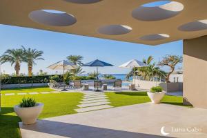 Oceanview Luxury Villa w Pool Hot Tub BBQ Area