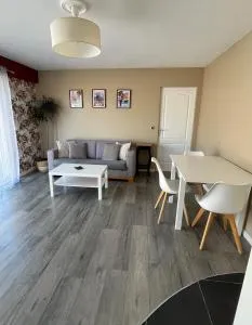 Spacieux 2 pièces à 30mn de Nice - 勒旺