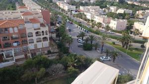 Lovley 2 bed apartment with a sea view !